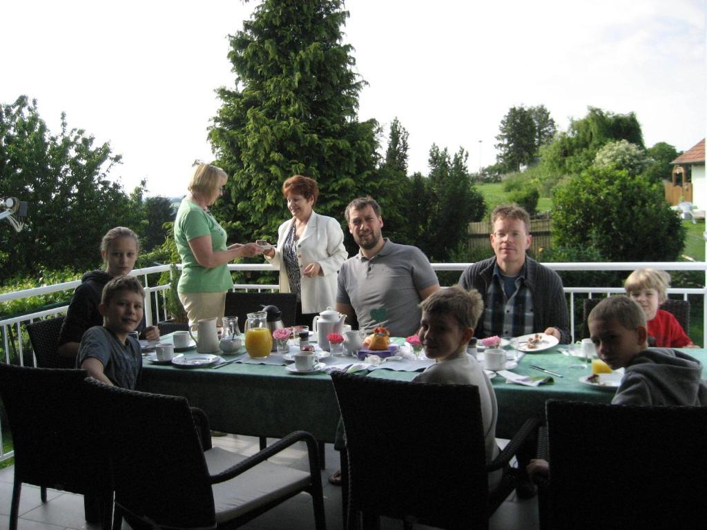 Gastehaus Zieserl Deutsch Kaltenbrunn Bagian luar foto